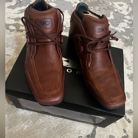 Collectible vintage 310 motoring shoes
